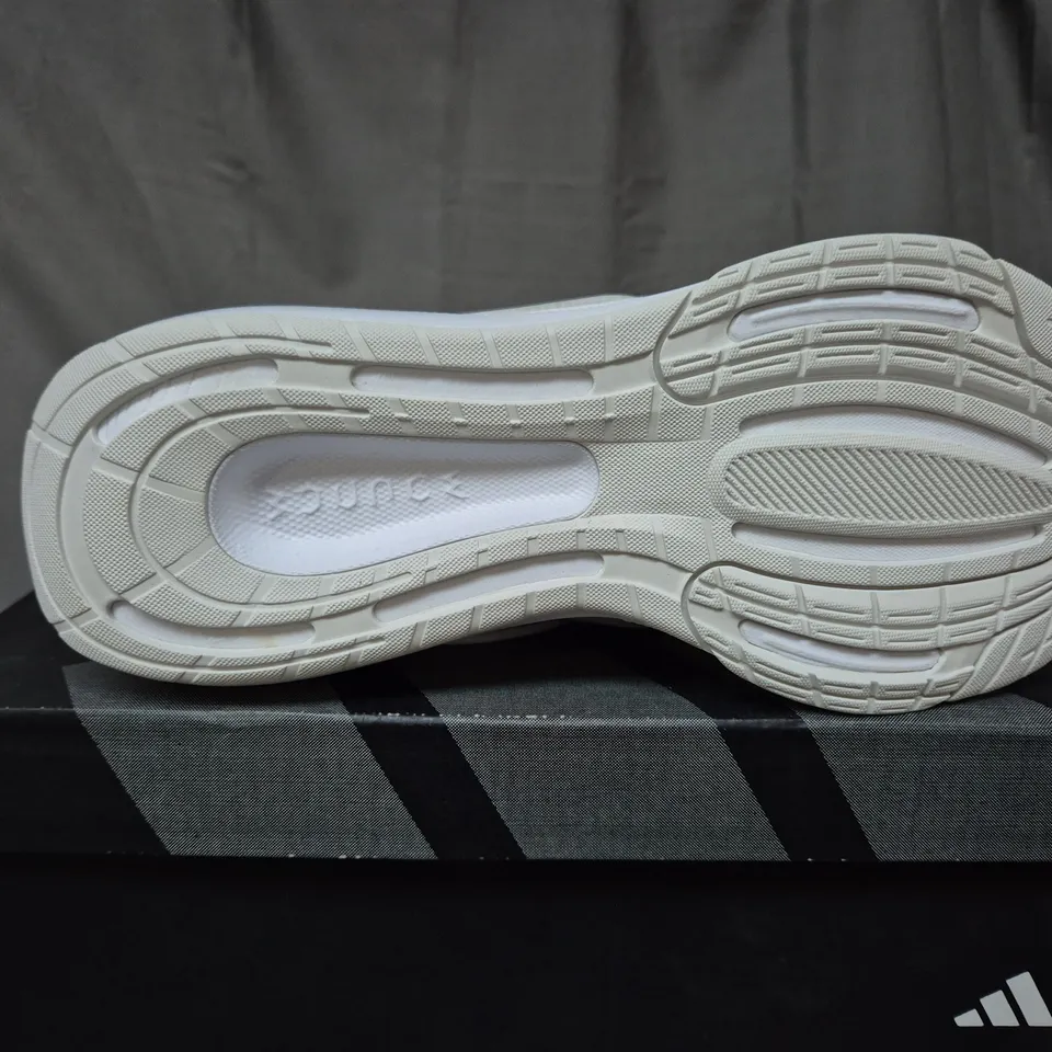 BOXED ADIDAS ULTRA BOUNCE WOMENS WHITE TRAINERS - UK 7