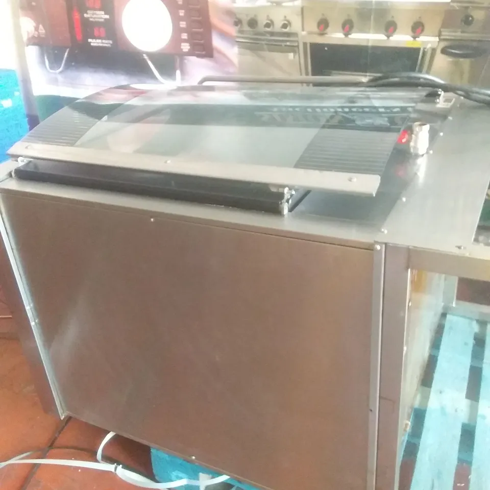 BKI SINGLE ROTISSERIE OVEN 