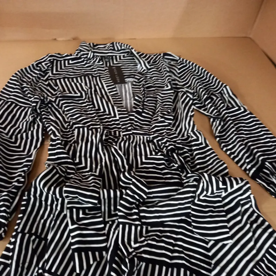NEW LOOK BLACK/WHITE DRESS - UK 14