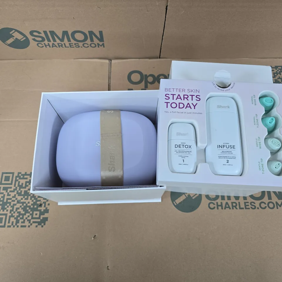 SHARK FACIALPRO GLOW GLOW-BOOSTING AT-HOME FACIAL SYSTEM