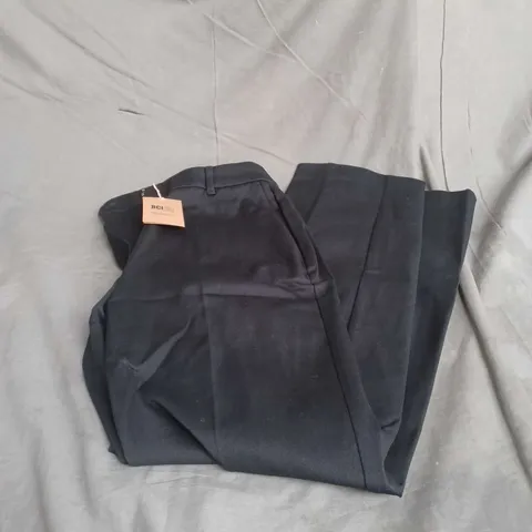 BODEN TROUSERS IN BLACK SIZE 8R