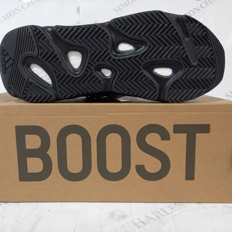 BOXED PAIR OF ADIDAS YEEZYBOOST 700 V2 SHOES IN BLACK/DARK GREY UK SIZE 12