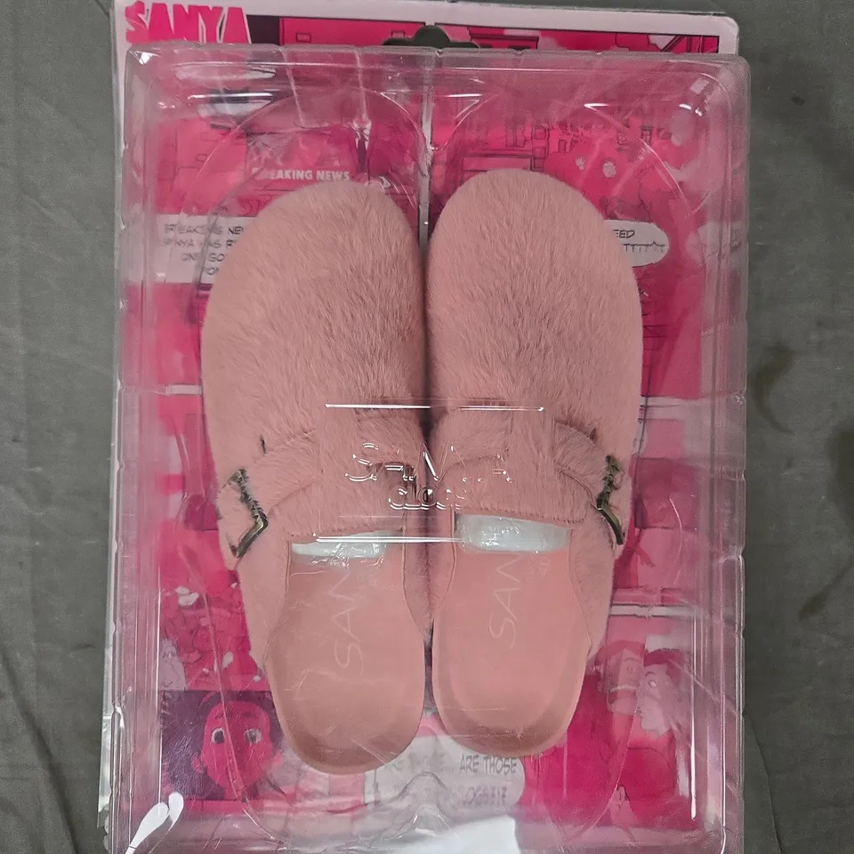 BOXED PAIR OF SANYA CLOGS IN PINK EU SIZE 40