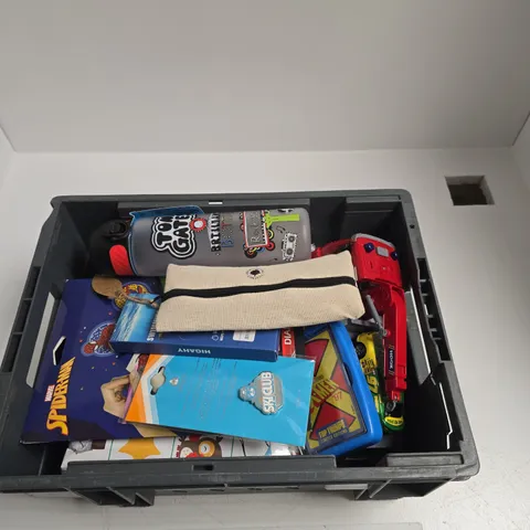 TOTE OF APPROXIMATELY 15 ASSORTED ITEMS INCLUDING TOM GATES RECYCLON WATER BOTTLE, SWIMMING EARPLUGS AND MARVEL SPIDERMAN DIAMOND STICKERS