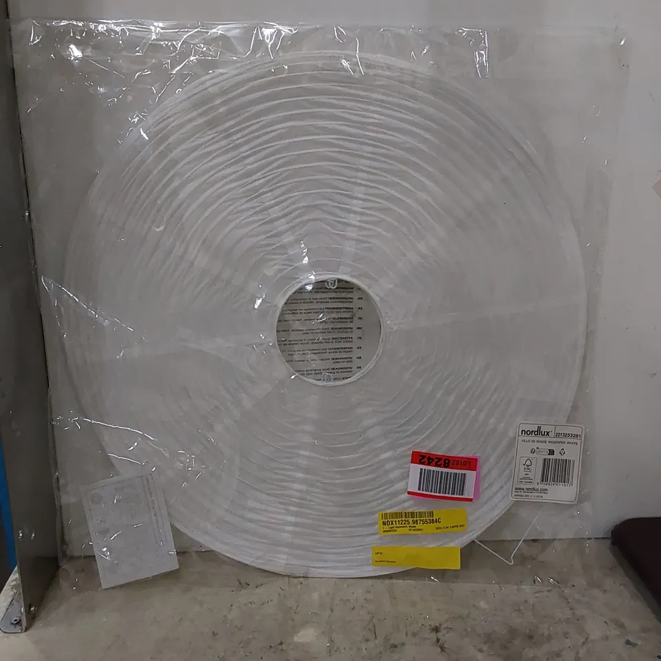 BAGGED 1-LIGHT GEOMETRIC SHADE - WHITE 