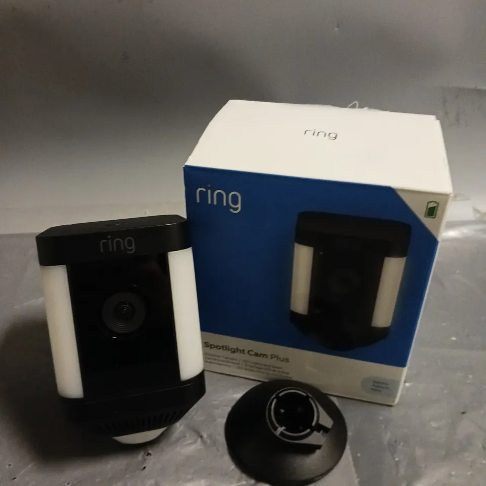 BOXED RING SPOTLIGHT CAM PLUS