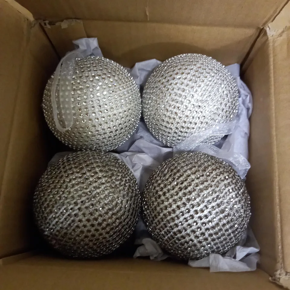 SET 4 NETTED TREE DECOR SILVER/GREY