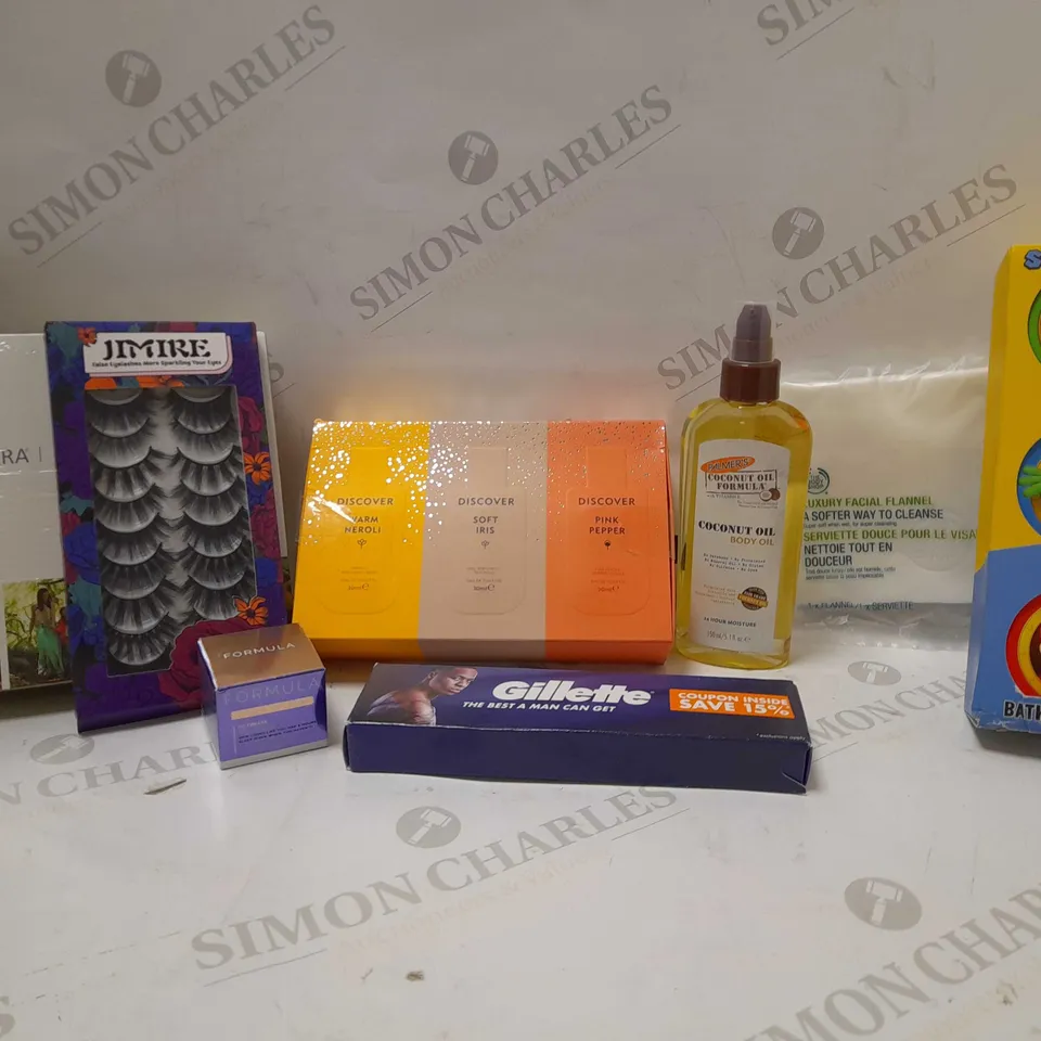 LOT OF APPROX 15 ASSORTED BEAUTY PRODUCTS TO INCLUDE SUPER MARIO BATH SOAP, JIMIRE FORMULA ULTIMATE SLEEP CREAM, THE BODY SHOP FACIAL CLEANSER, ETC