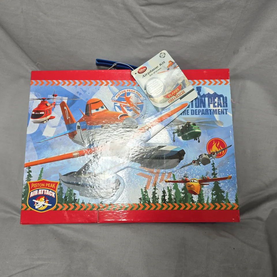 DISNEY PLANES AIRPLANE KIT – PISTON PEAK FIRE DEPARTMENT (BOXED)