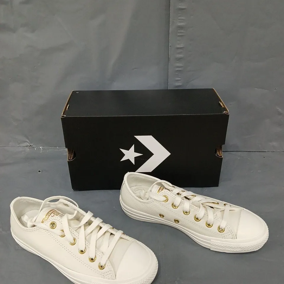 BOXED PAIR OF CONVERSE LOW OX BLACK UK 5