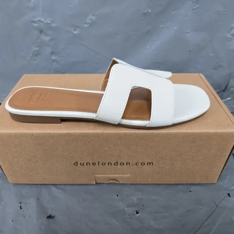 BOXED PAIR OF DUNE LONDON SMART SLIDE IN WJITE LEATHER - SIZE 6