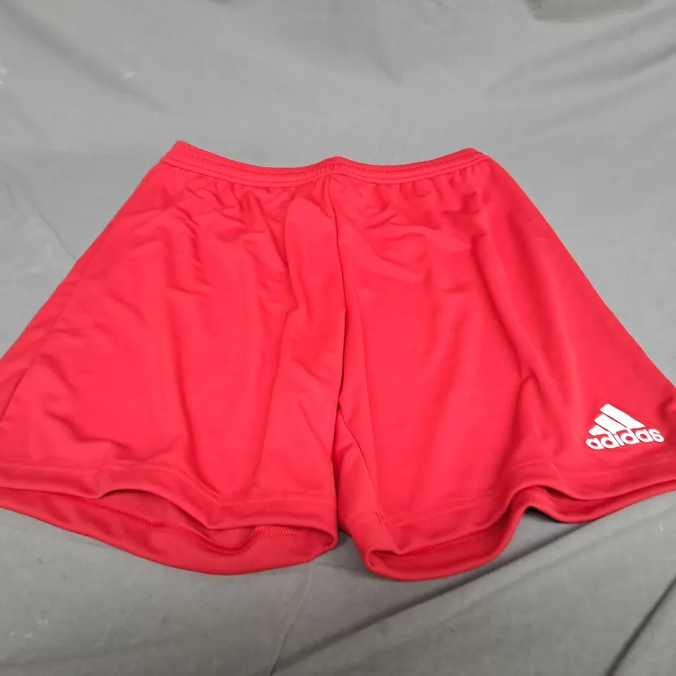 ADIDAS CASUAL SHORTS SIZE M