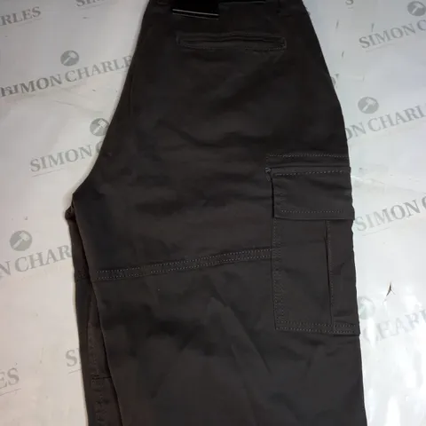 VOI LONDON LANGFORD SHORTS SIZE 32R