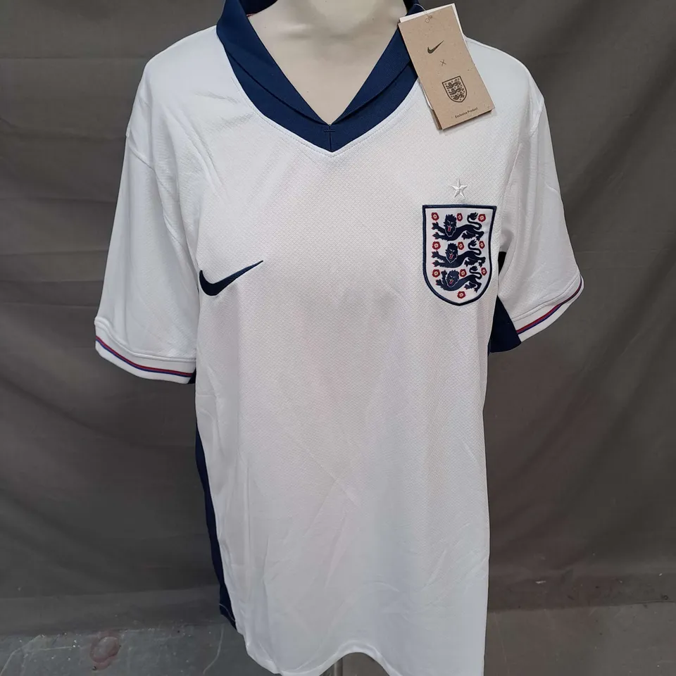 NIKE ENGLAND FOOTBALL JERSEY IN WHITE/BLUE SIZE L