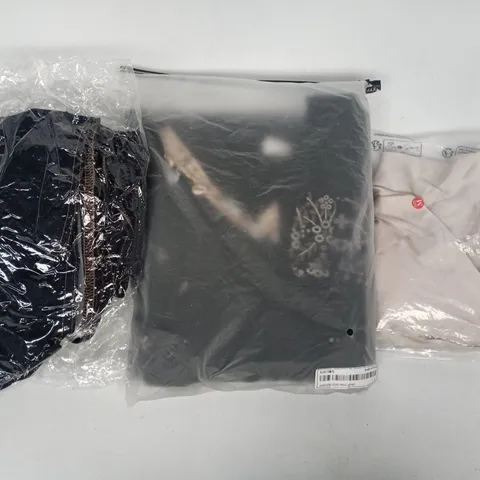 APPROXIMATELY 20 ASSORTED CLOTHING AND FASHION PRODUCTS IN VARIOUS STYLES AND SIZES - COLLECTION ONLY