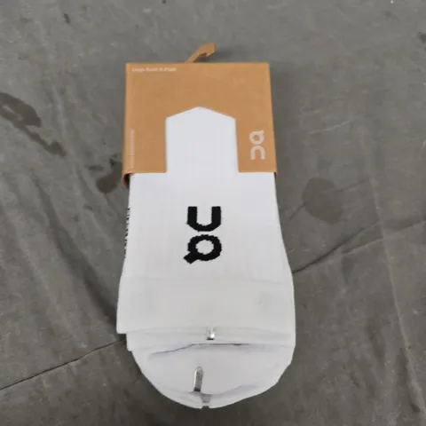 ON CLOUD LOGO SOCKS - X3 - SIZE UNSPECIFIED