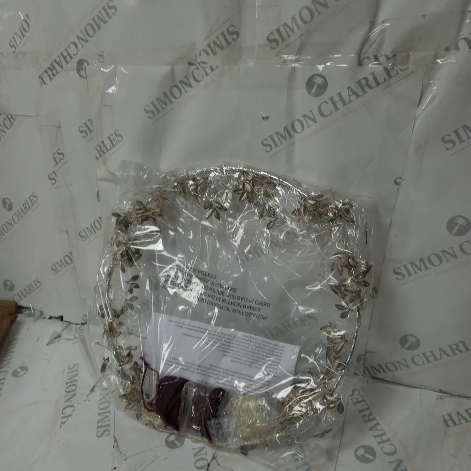BOXED ALISON CORK PRE LIT JEWELLED WREATH
