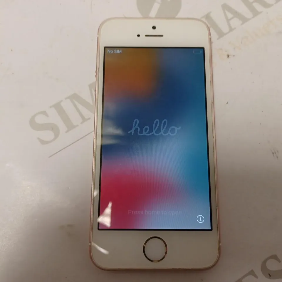 APPLE IPHONE SE SMARTPHONE 