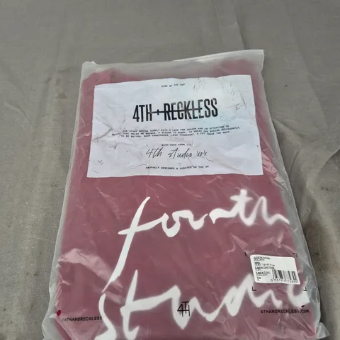 BAGGED 4TH RECKLESS HEIRDI TEE SIZE XL