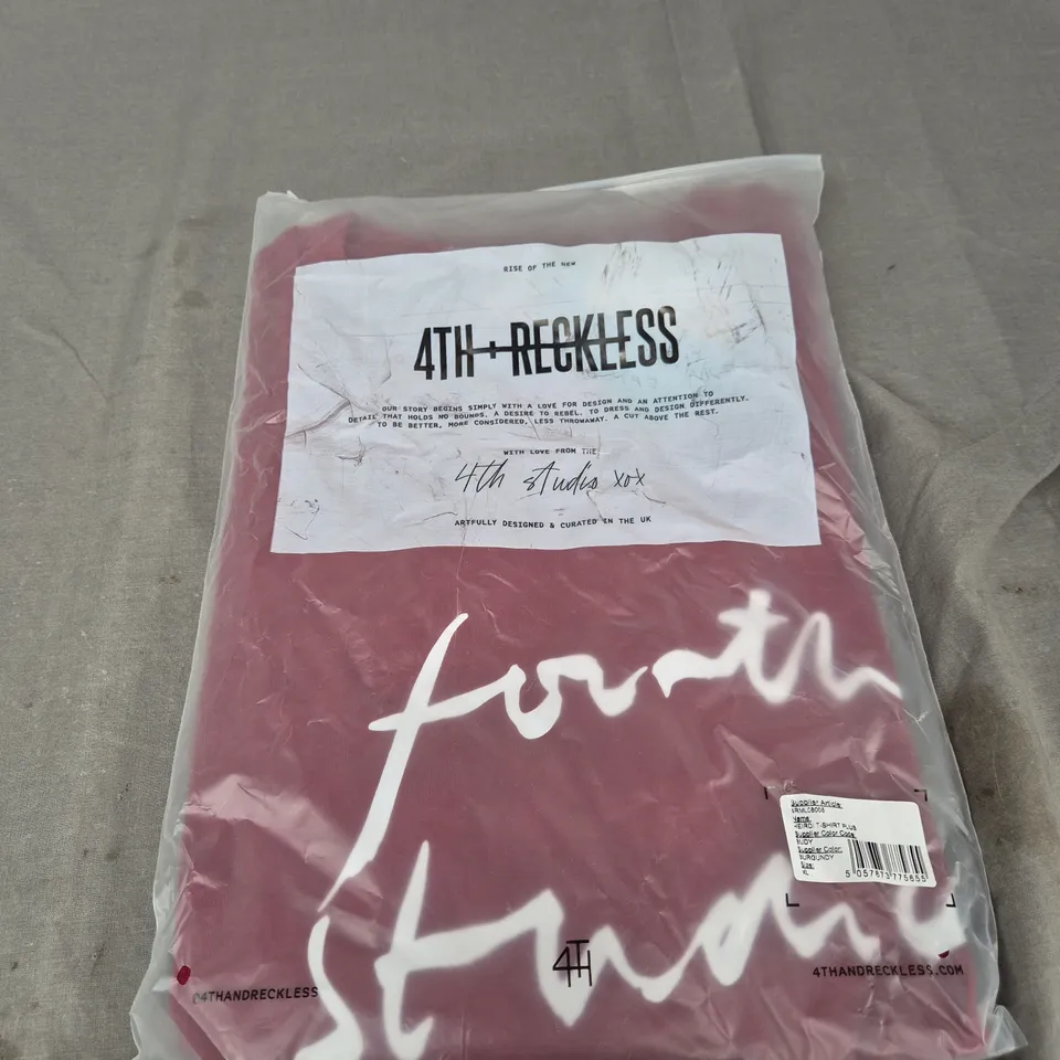 BAGGED 4TH RECKLESS HEIRDI TEE SIZE XL