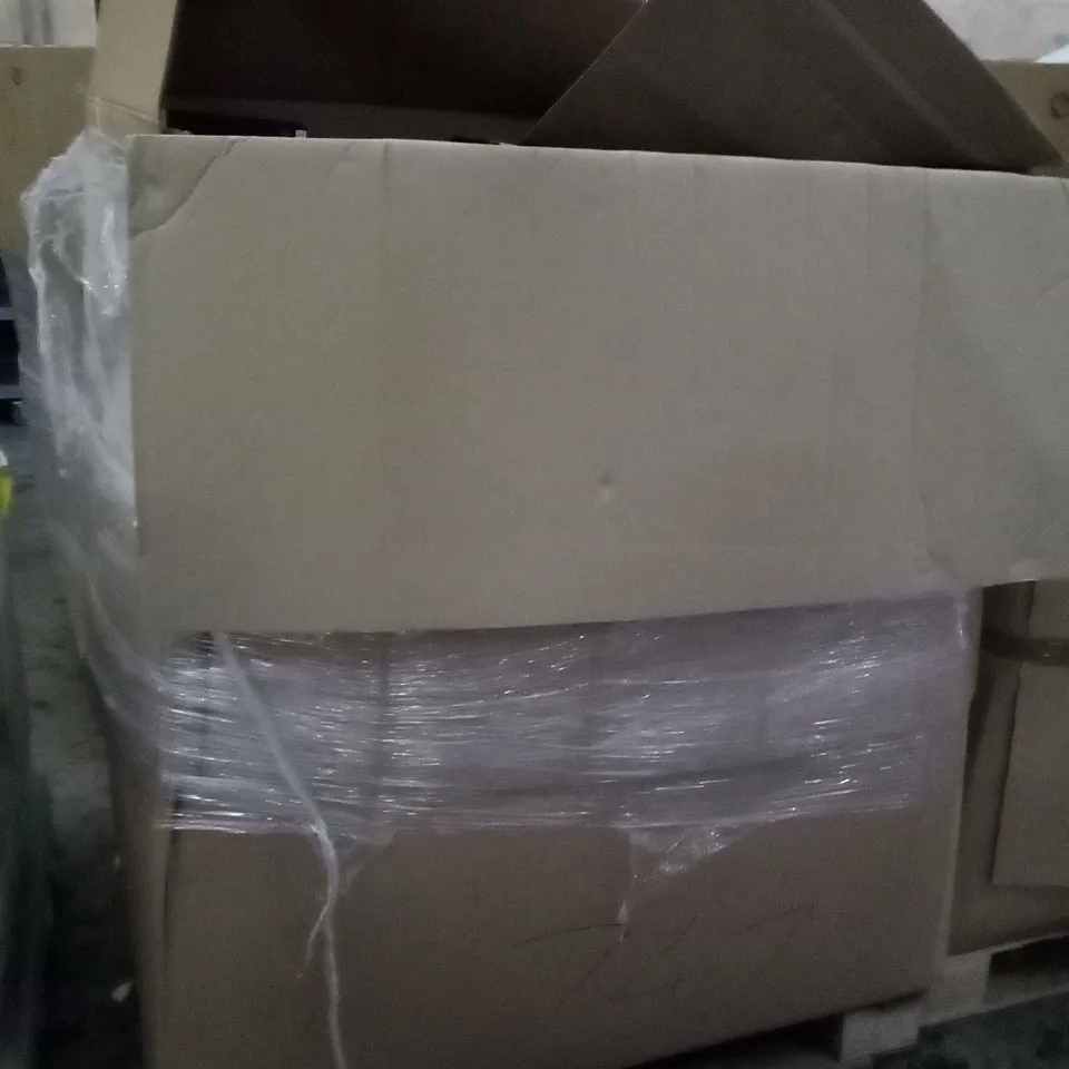 PALLET OF ASSORTED GARDEN HOSES