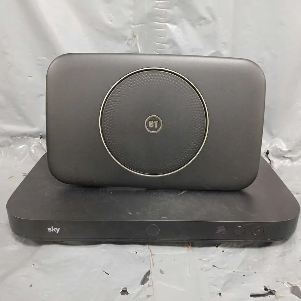 APPROXIMATELY 10 ASSORTED HOUSEHOLD ELECTRICAL ITEMS TO INCLUDE SKY Q BOX, BT WI-FI ROUTER, VARIOUS CABLES AND WIRES, ETC
