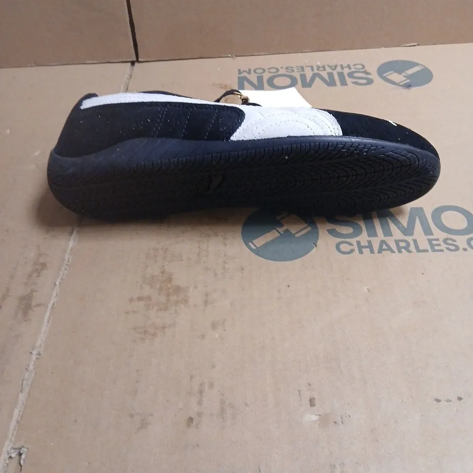 PUMA BLACK AND WHITE SUEDE TRAINERS BOXED UK SIZE 9