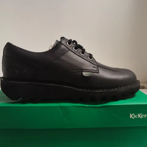 BOXED PAIR OF KICKERS KICK LO VEGAN SHOES – UK 6 