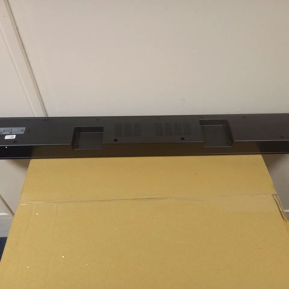 BOXED SAMSUNG Q600B SOUNDBAR AND SUBWOOFER - COLLECTION ONLY 