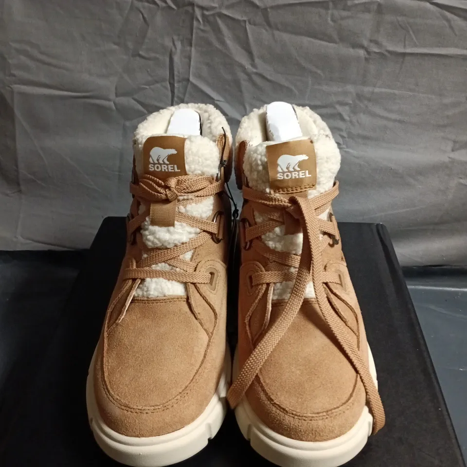 BOXED PAIR OF SOREL WINTER BOOTS – UK SIZE 8