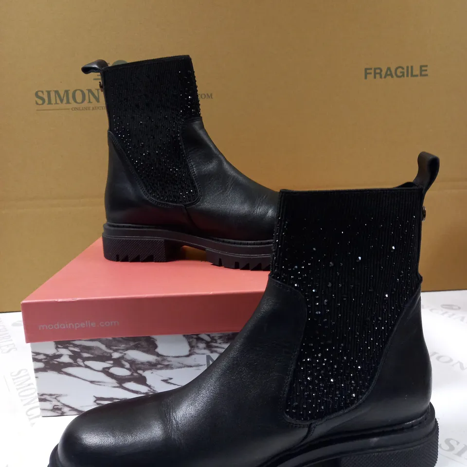 MODA IN PELLE CARRIEE ANKE BOOTS SIZE 7