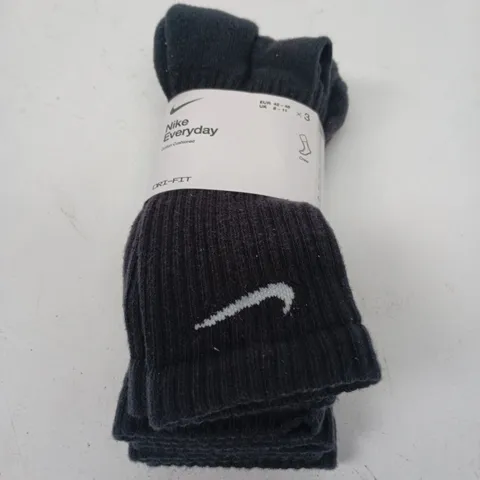 NIKE EVERYDAY MEN'S CREW SOCKS – 3-PACK, UK 8-11 (EU 42-46),