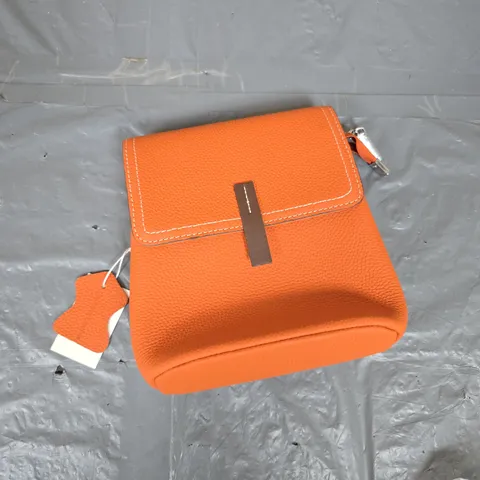 ORANGE TEXTURED LEATHER HANDBAG WITH FLAP AND WHITE STITCHING