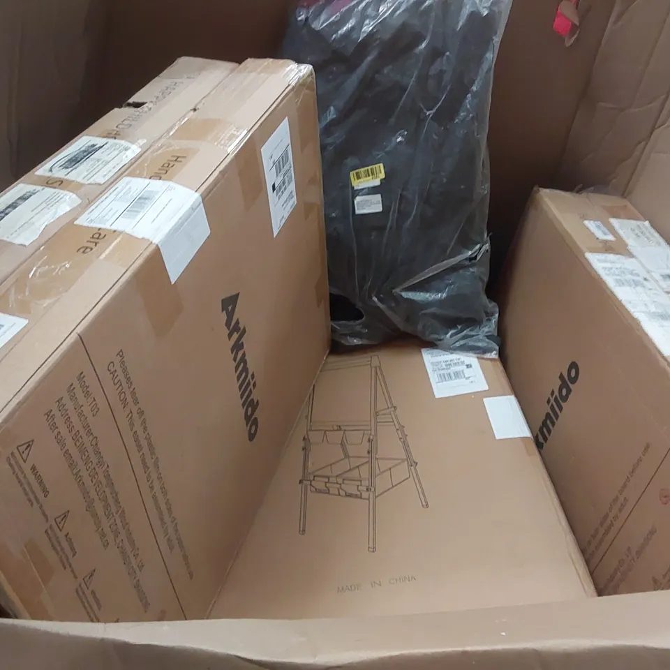 PALLET CONTAINING A LARGE QUANTITY OF ARKMIIDO KIDS ARTIST EASELS ALONG WITH OTHER ASSORTED ITEMS INCLUDING: PROFESSIONAL HAIR DRYER, OFFICE CHAIR ECT