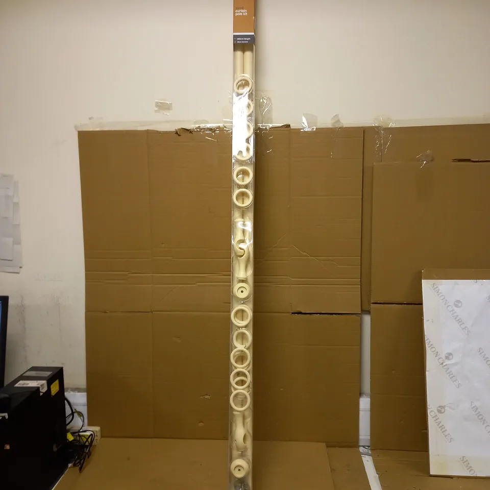 UNIVERSAL WOOD CURTAIN POLE KIT 300CM LENGTH