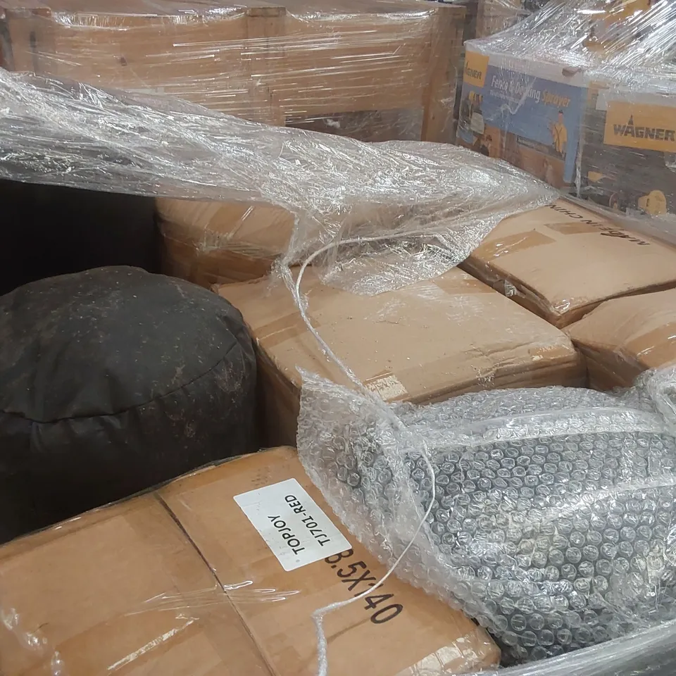 PALLET CONTAINING APPROXIMATELY 9x MIXED SIZED PUNCH BAGS