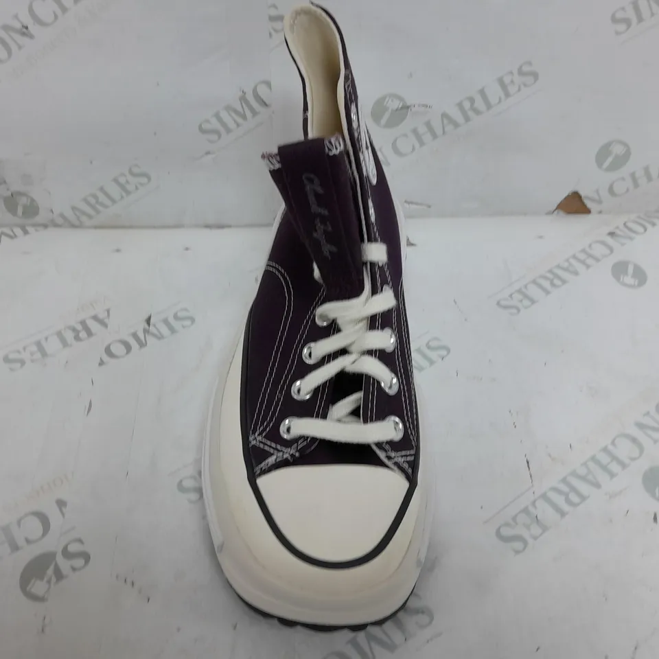 PAIR OF CONVERSE ALL STARS CHUCK TAILORS RAISED SHOES IN MAROON/WHITE - MENS 8