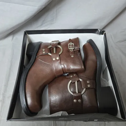 RAID LEATHER BUCKLE BIKER BOOTS - BROWN (UK 5)