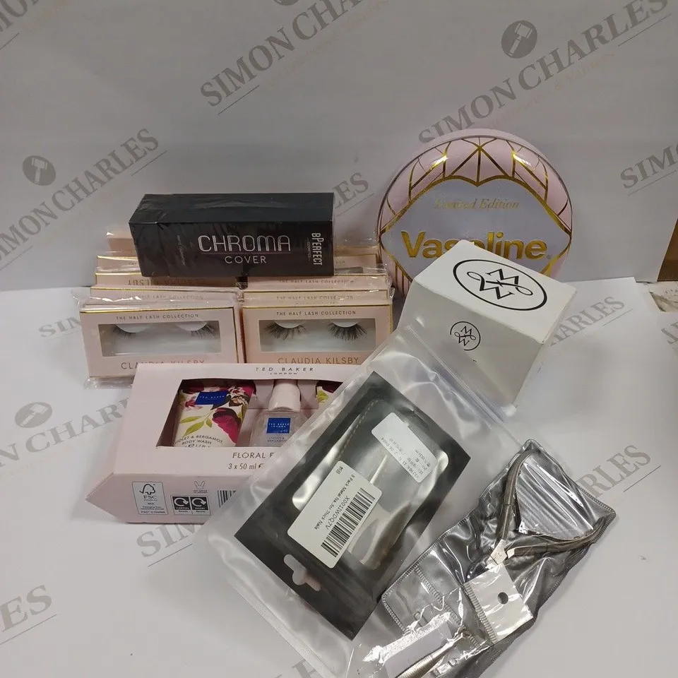 APPROXIMATELY 20 ASSORTED HEALTH AND BEAUTY PRODUCTS TO INCLUDE CLAUDIA KILSBY THE HALF LASH COLLECTION, MERWAVE MERWAVE HAIR MASK, VASELINE LIP THERAPY GIFT SET, TED BAKER MINI TOILETRIES SET ETC.