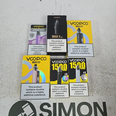 APPROXIMATELY 20 ASSORTED VOOPOO E-CIG PRODUCTS AND ACCESSORIES IN VARIOUS SHAPES, COLOURS AND SIZES 