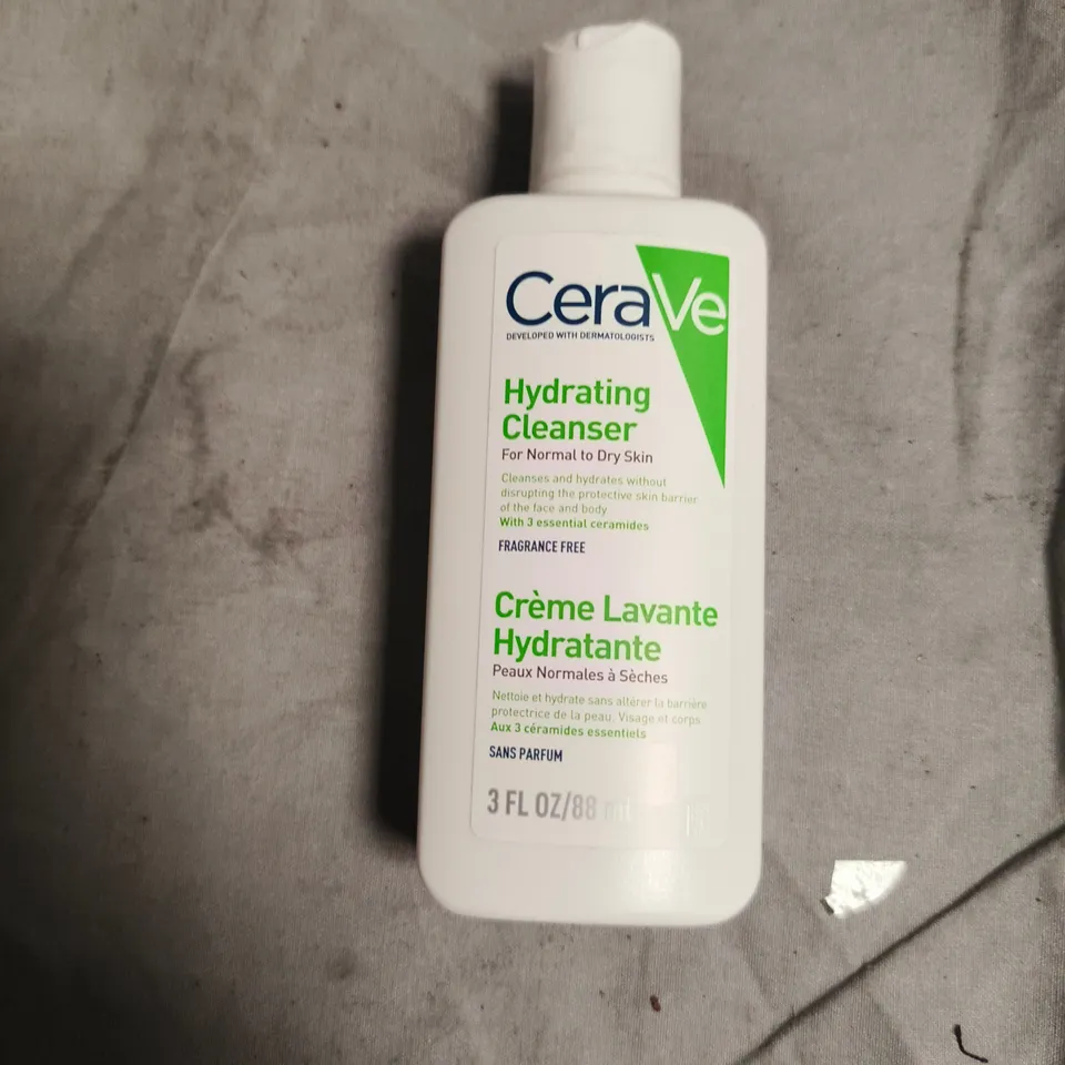 APPROXIMATELY 18 ASSORTED HEALTH & BEAUTY PRODUCTS INCLUDING ISOSKIN CLEANSING , SOLUTION WHITE TOOTH REPAIR AND SQUATCH MENS NATURAL SOAP 