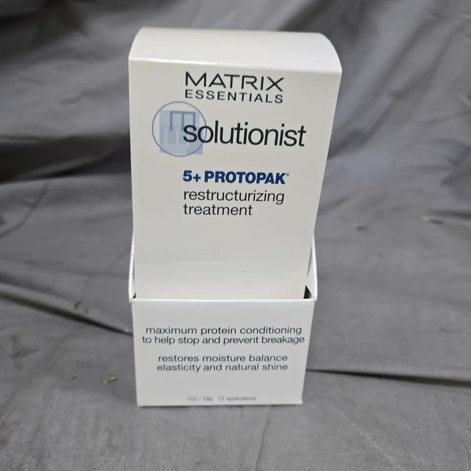 BOX OF 6 PACKS OF MATRIX ESSENTIALS RESTRUCTURIZING TREATMENT SACHETS - 12 SACHETS PER PACK