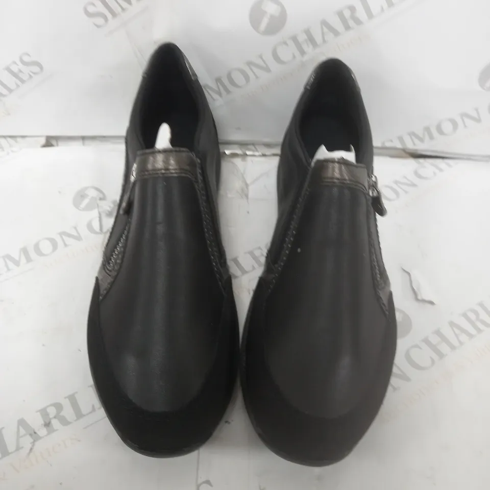 BOXED RIEKER ANTISTRESS TRAINER SHOE ZIP BLACK SIZE 5