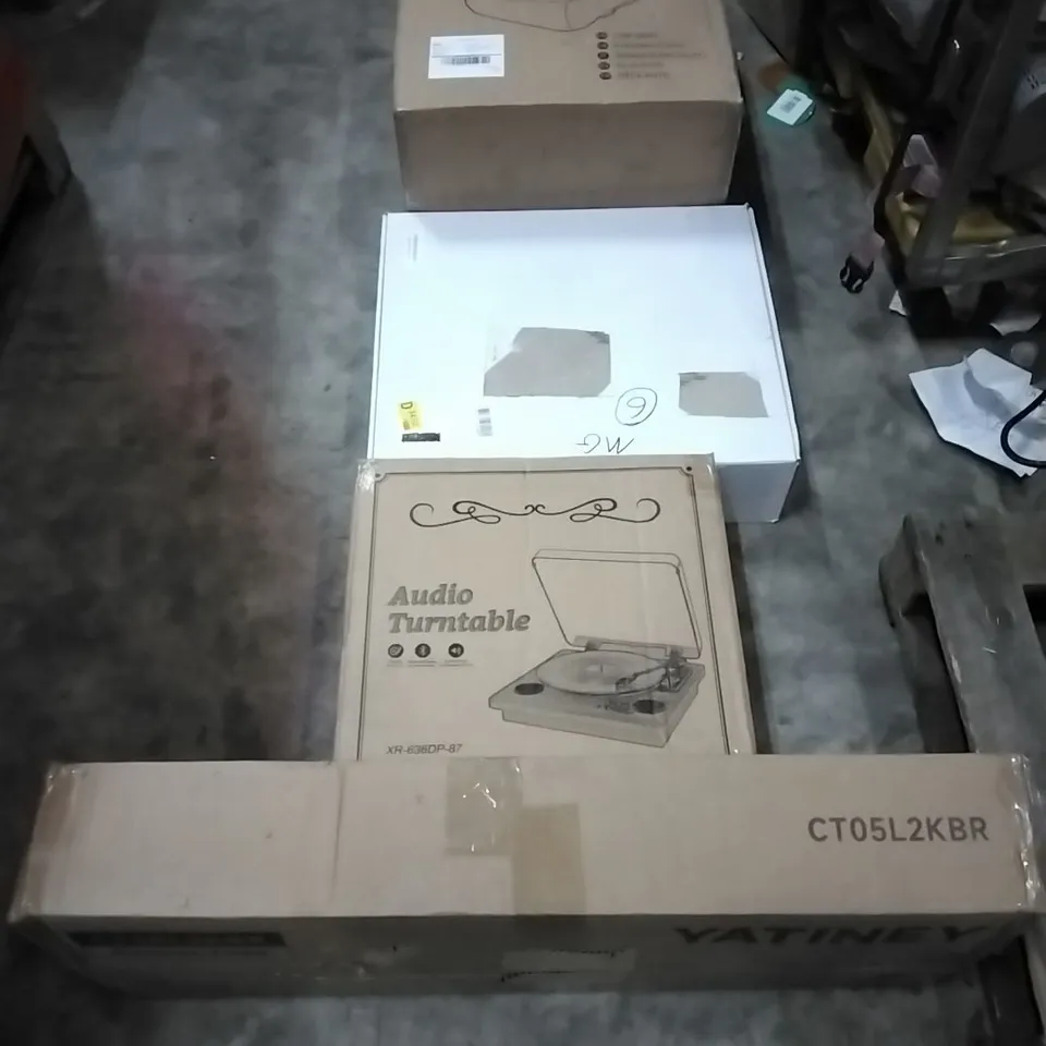 PALLET OF HOUSEHOLD ITEMS TO INCLUDE CONSOLE TABLE, TURNTABLE, SHOWER SET,CAR SEAT AND OTHER ASSORTED ITEMS...