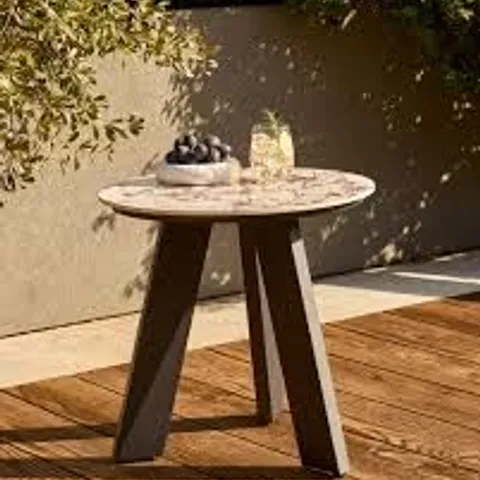 BOXED DANETTI BIANCO BLACK WITH WHITE CALACATTA GARDEN SIDE TABLE