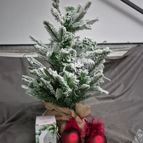 BOX OF APPROXIMATELY 10 CHRISTMAS DECORATIONS TO INCLUDE TREE AND BAUBLES