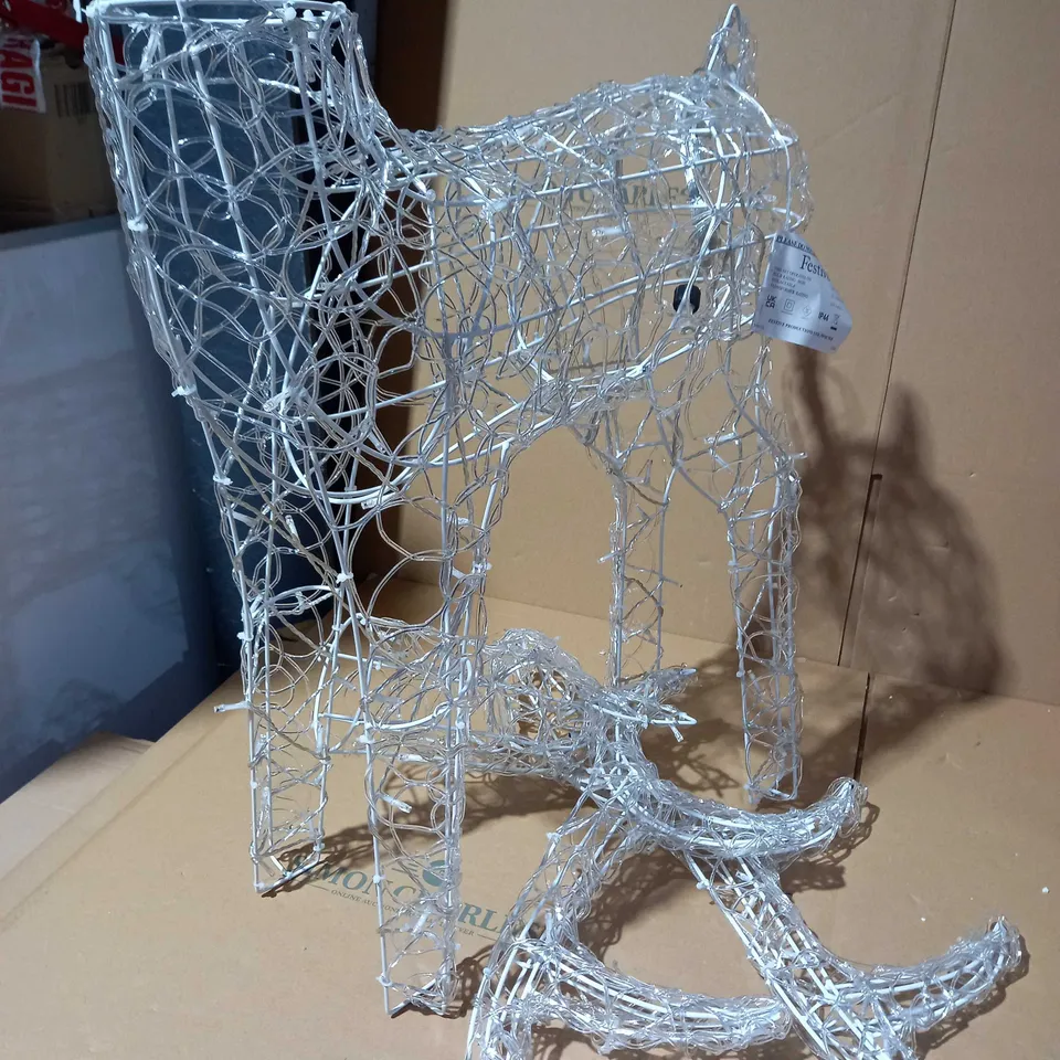 FESTIVE INDOOR/OUTDOOR PRE LIT REINDEER