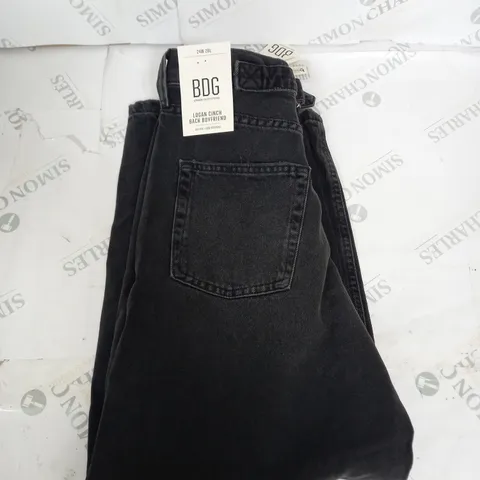 BDG LOGAN CINCH BACK BOYFRIEND DENIM JEANS SIZE W24 L28