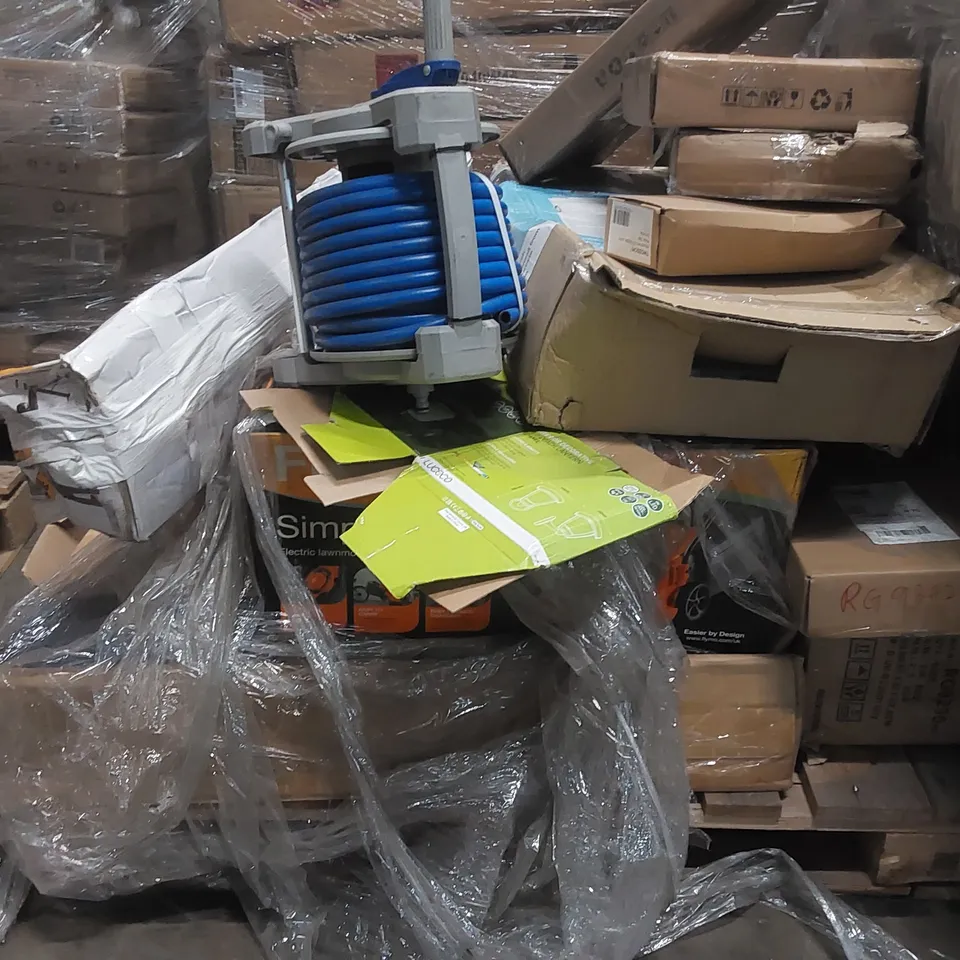 PALLET OF ASSORTED TOOLS/EQUIPMENT INCLUDING: SAW HORSE FLYMO LAWNMOWER ECT
