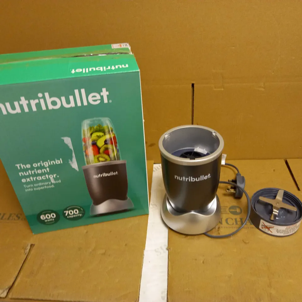 NUTRIBULLET 600 SERIES - NUTRIENT EXTRACTOR HIGH SPEED BLENDER - 600 W - GRAPHITE